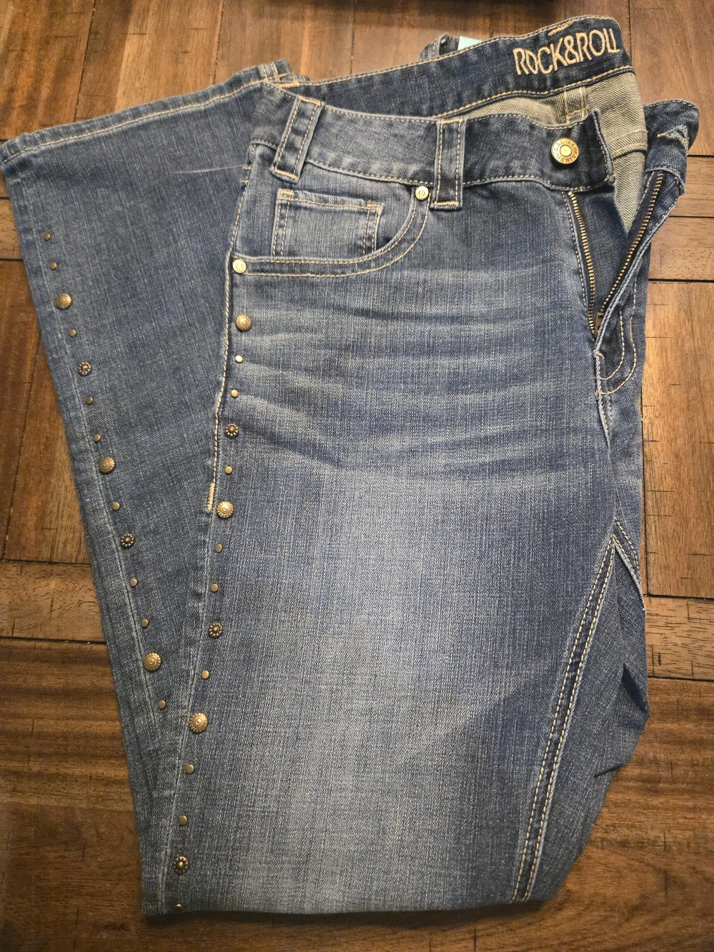 Rock & Roll Cowgirl Women's Medium Blue Studded Boyfriend Jeans